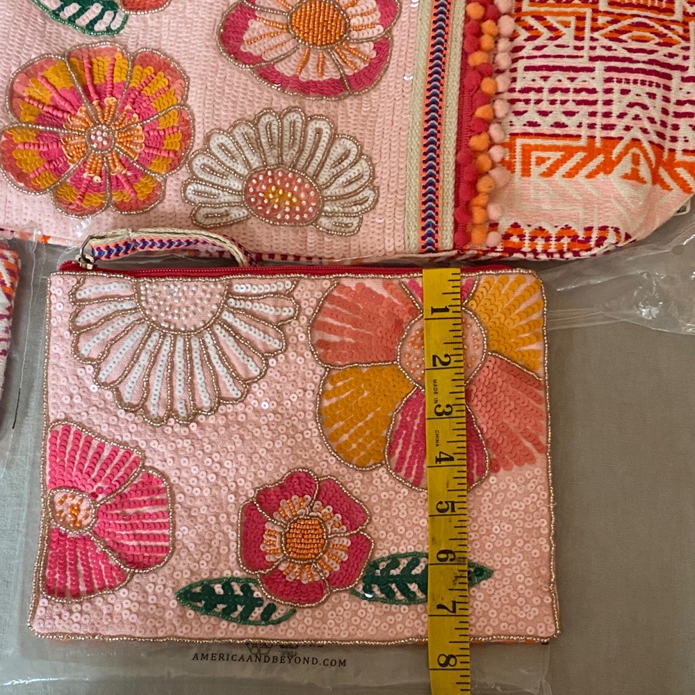 America $ Beyond Vibrant Floral Embroidered Tote Bag and pouches (3) - Picture 13 of 15